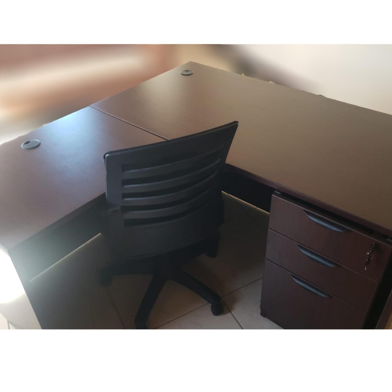 L-Shaped Office desk & chair.